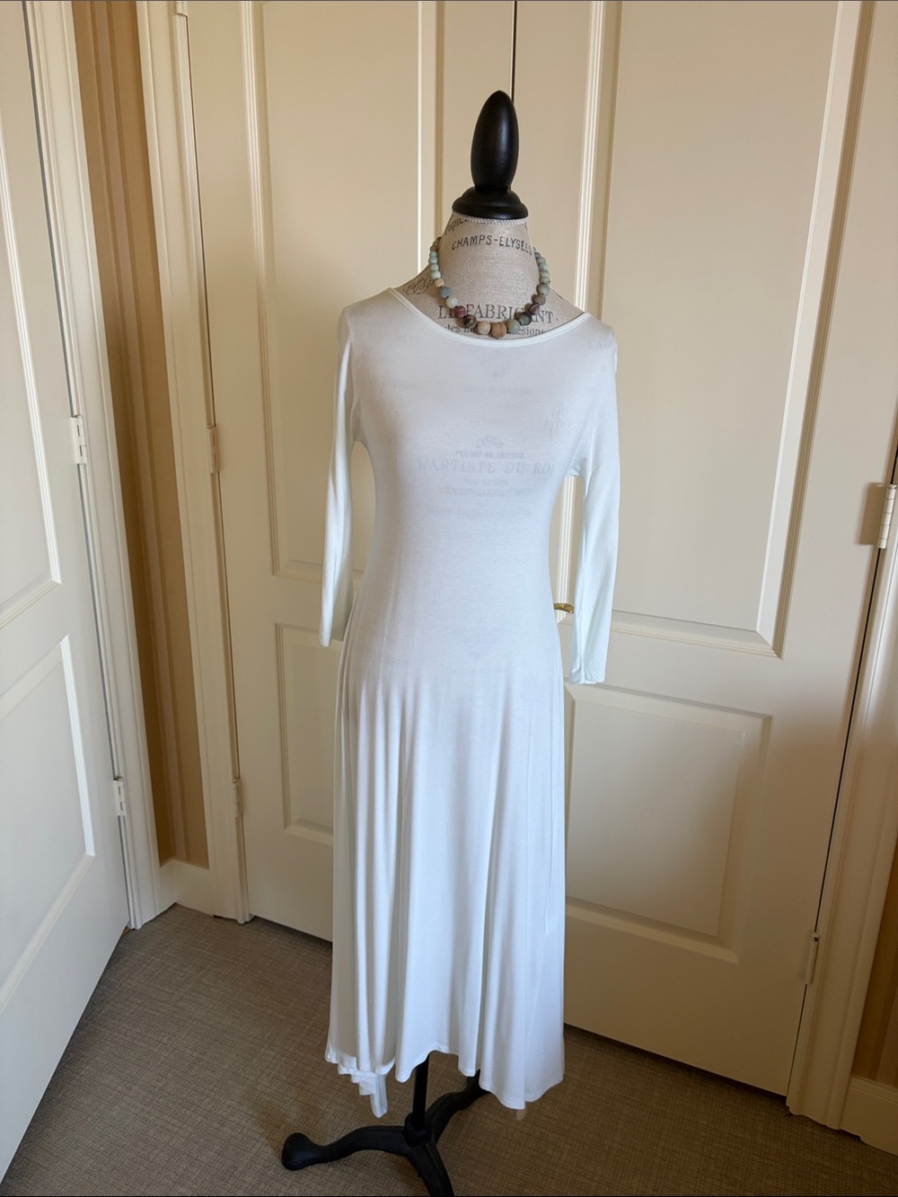 Elegant White Long Sleeve Maxi Dress